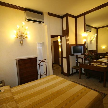 Hotel Italia City Center Mantova Kültér fotó