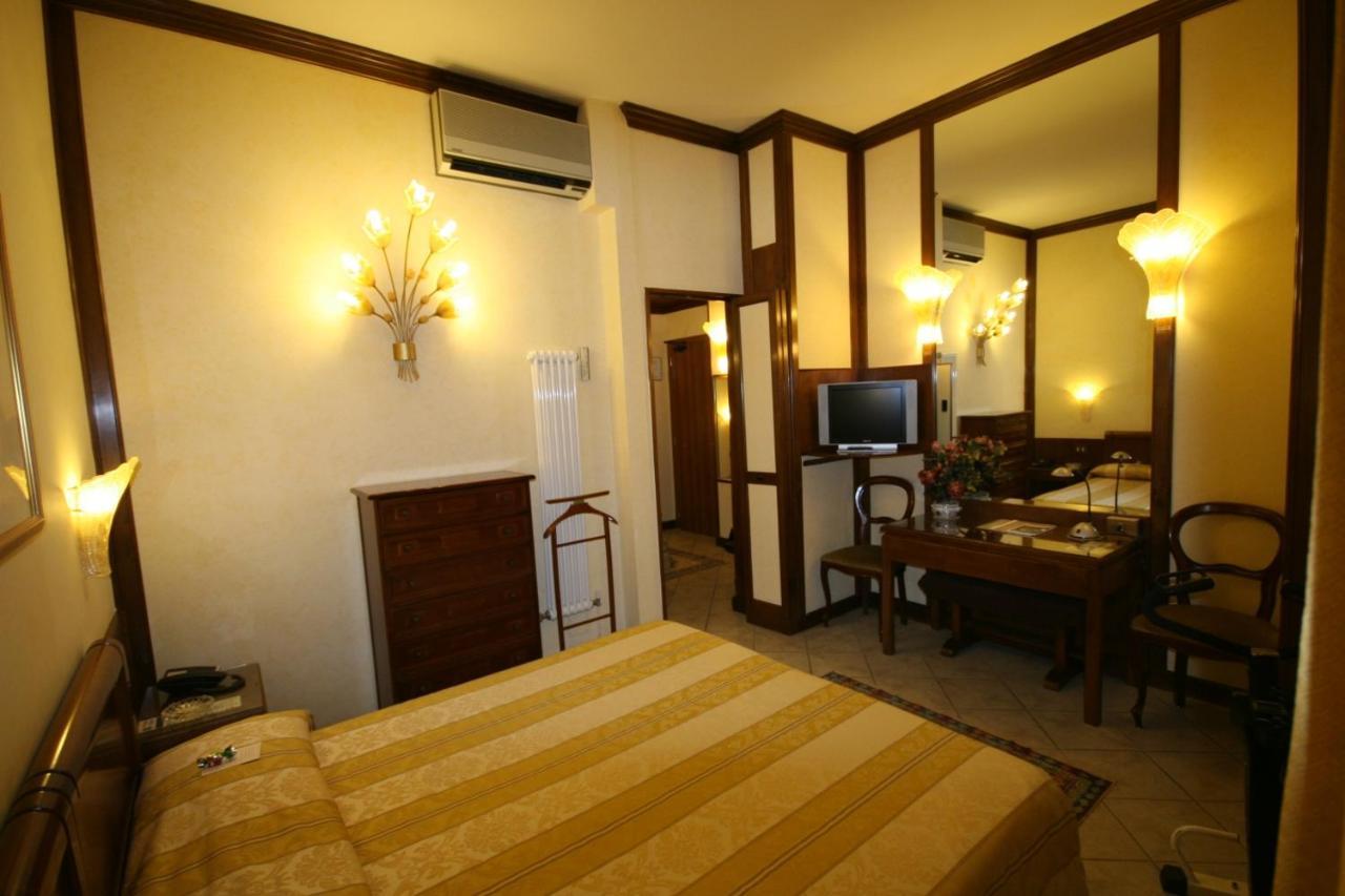 Hotel Italia City Center Mantova Kültér fotó