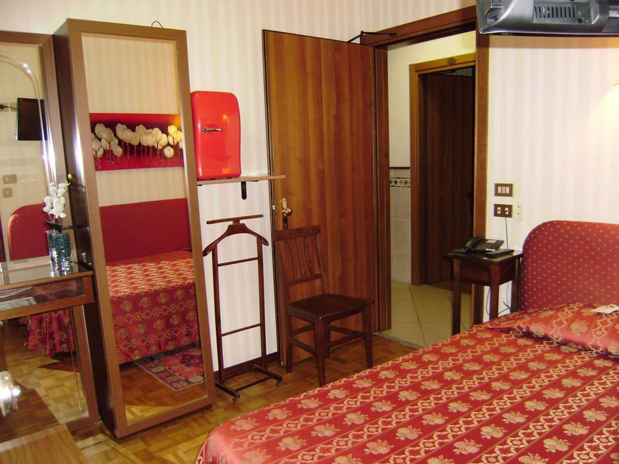 Hotel Italia City Center Mantova Kültér fotó
